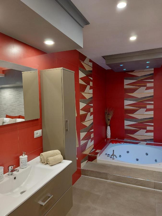 Sweet Home & Wellness Luxury Apartment Nettuno Exterior foto
